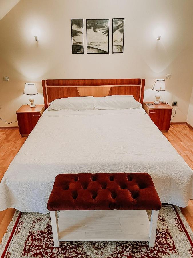 Cosy Bedroom For 2 With Balcony In A Family Villa Turnu Măgurele エクステリア 写真
