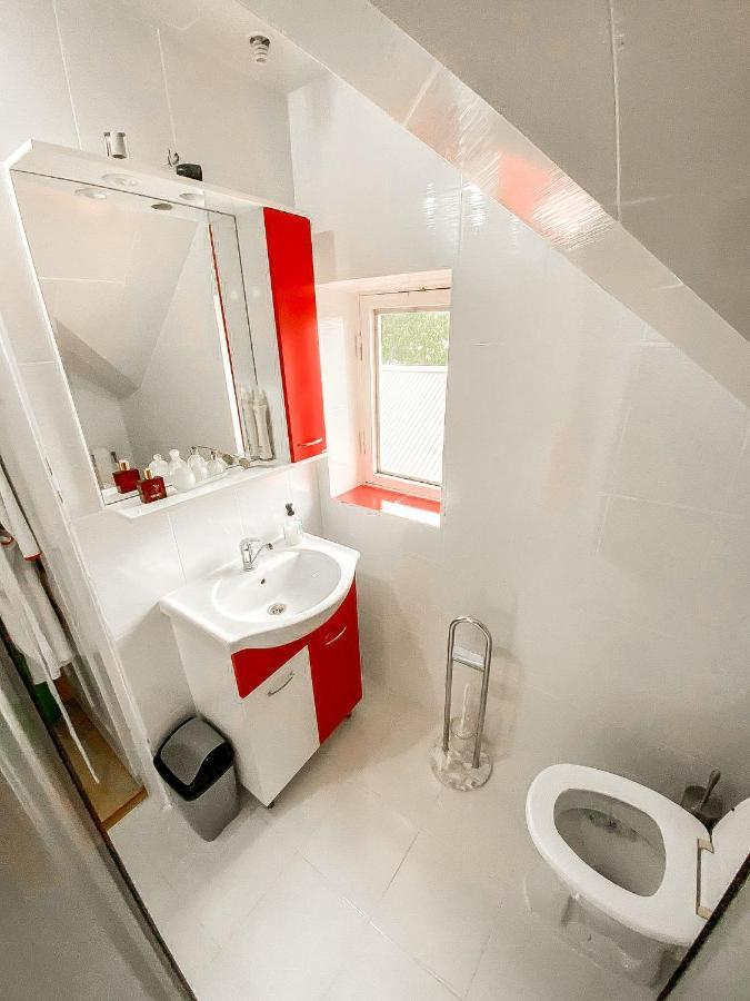Cosy Bedroom For 2 With Balcony In A Family Villa Turnu Măgurele エクステリア 写真