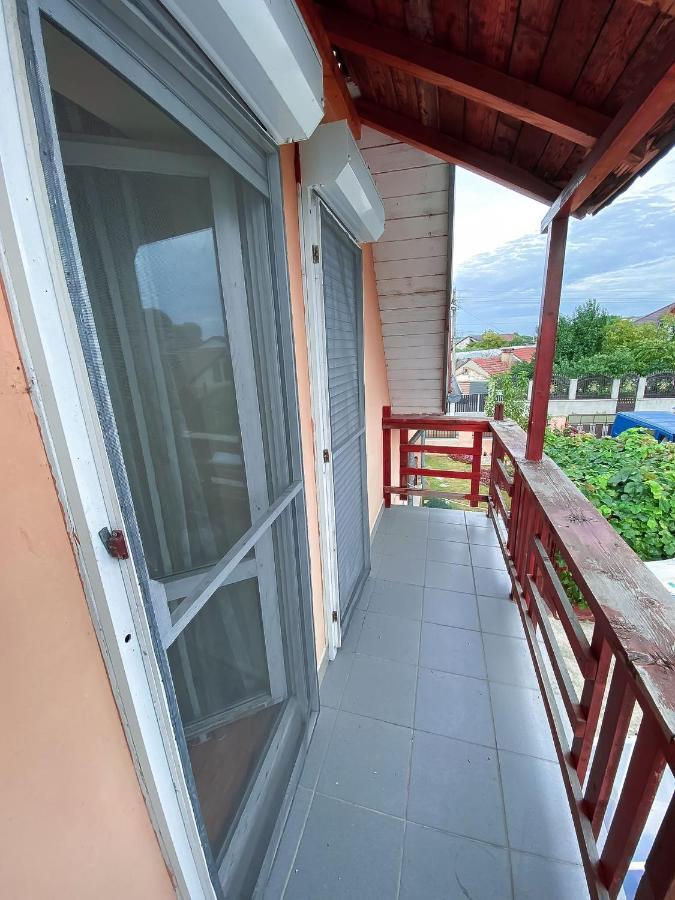 Cosy Bedroom For 2 With Balcony In A Family Villa Turnu Măgurele エクステリア 写真