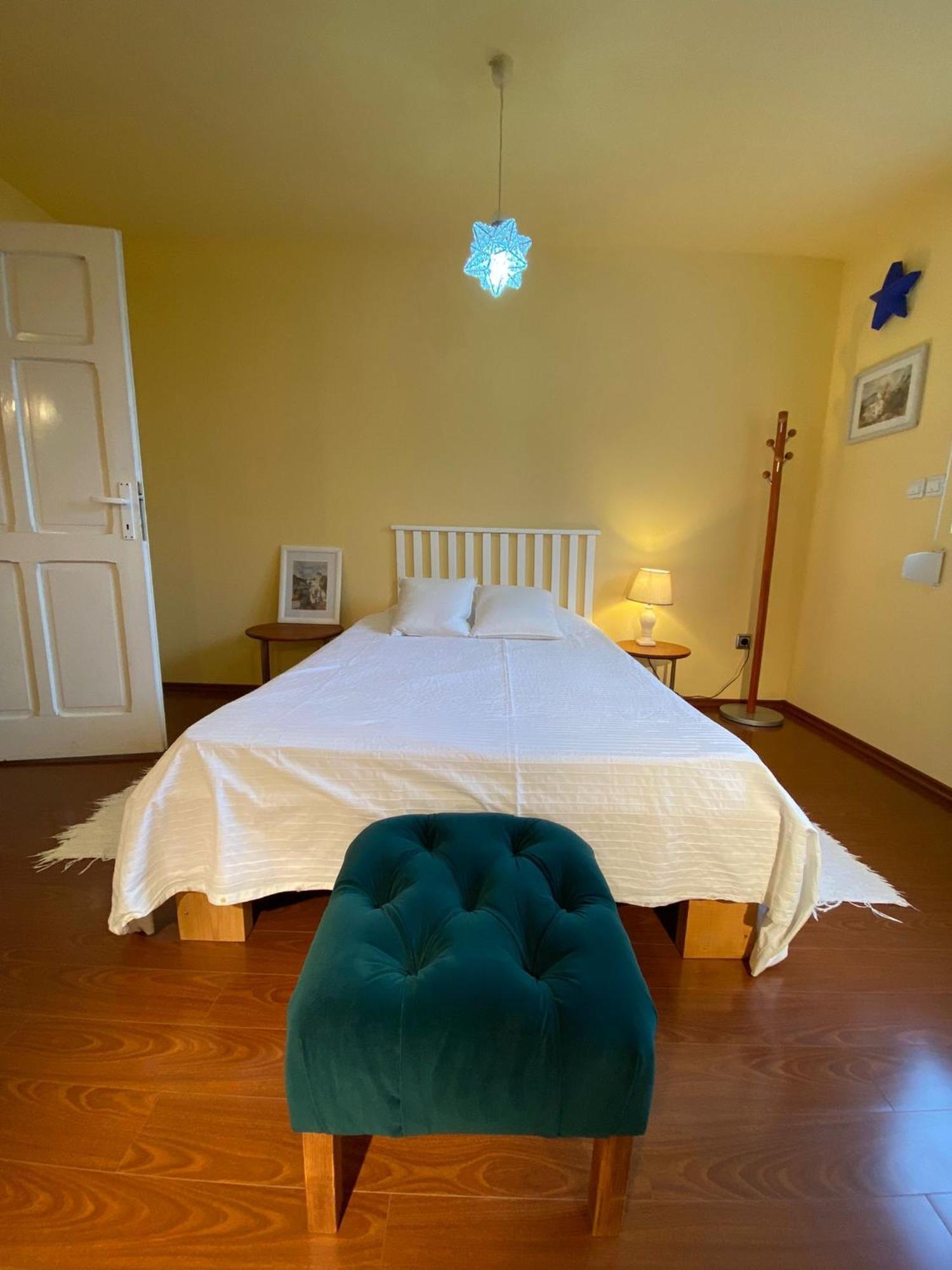 Cosy Bedroom For 2 With Balcony In A Family Villa Turnu Măgurele エクステリア 写真
